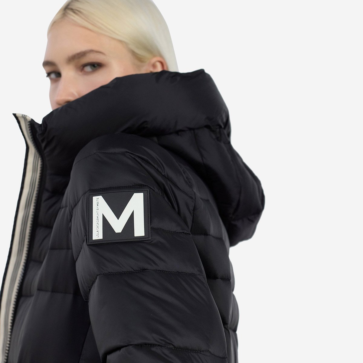 Veste d'hiver matelassée longue à capuche noir, LOLA CASADEMUNT