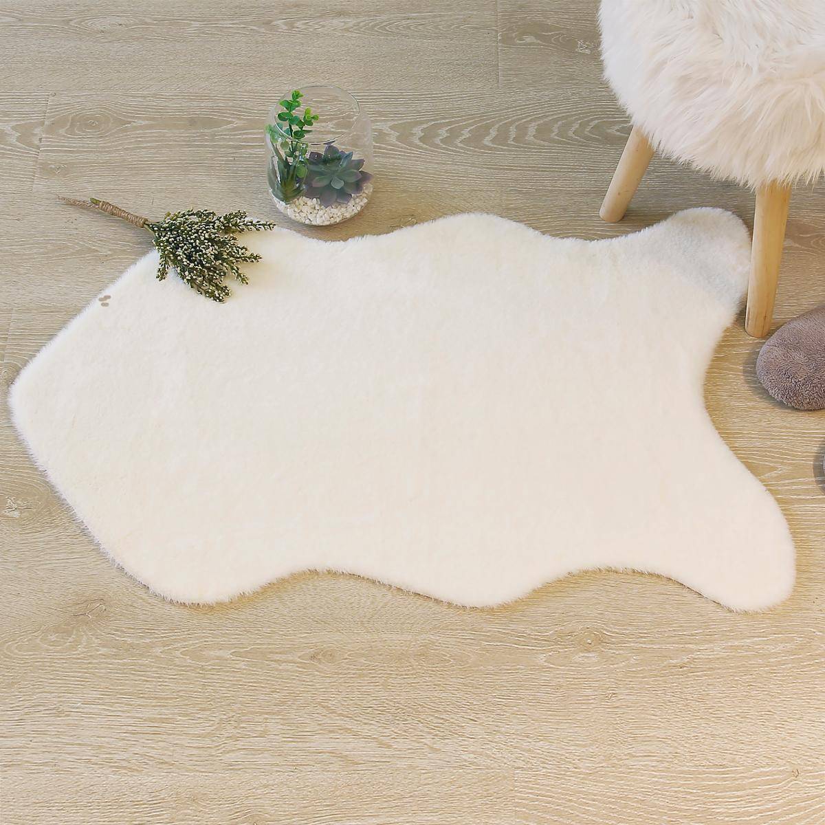 Tapis forme organique à poils longs COUKA ivoire, ATMOSPHERA