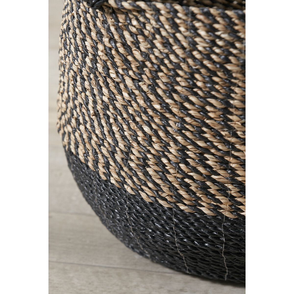 Set of 2 Natural & Black Seagrass Baskets with Handles natural/black, ÉDITÉ