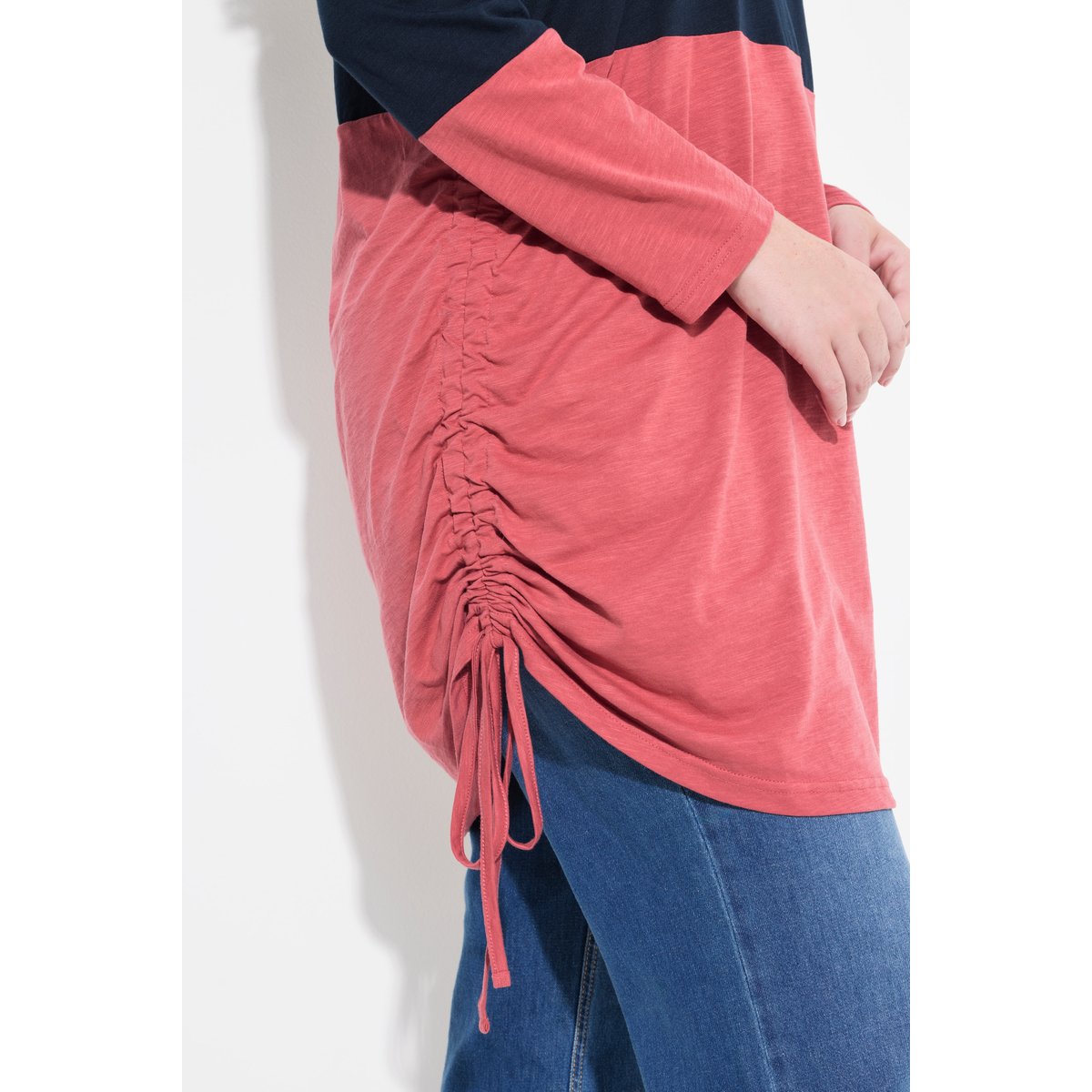 T-shirt long en coton bio. Col montant framboise, ULLA POPKEN