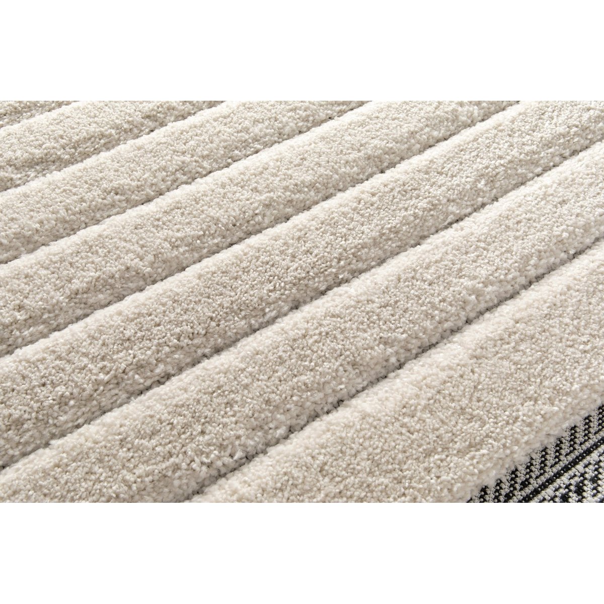 Tapis doux à reliefs ALIGNE beige sable, AFK LIVING