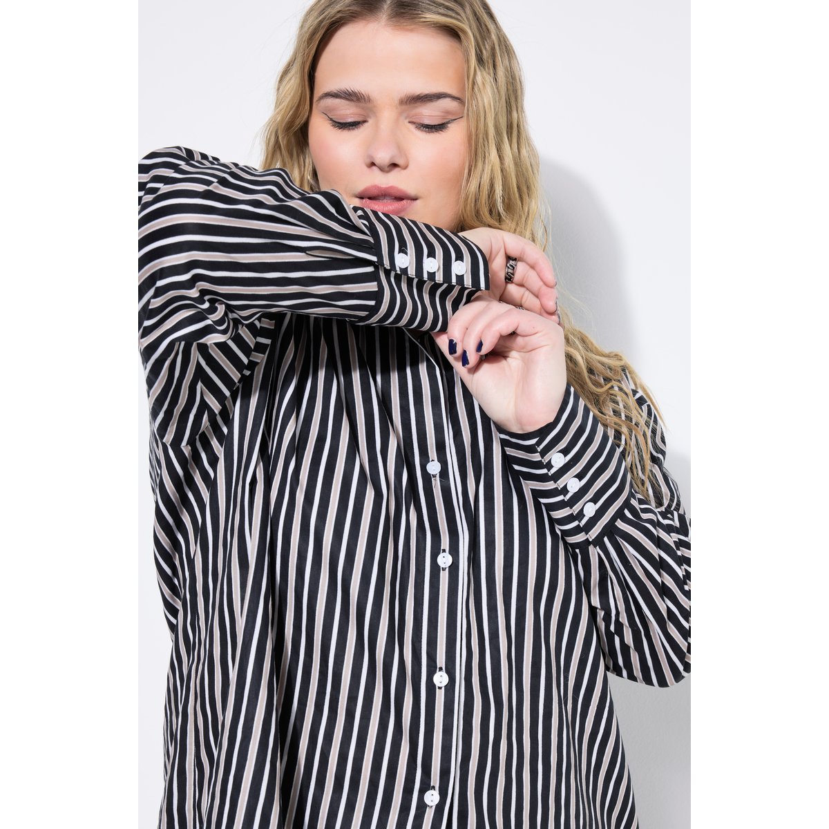 Chemisier oversize à rayures noir, STUDIO UNTOLD