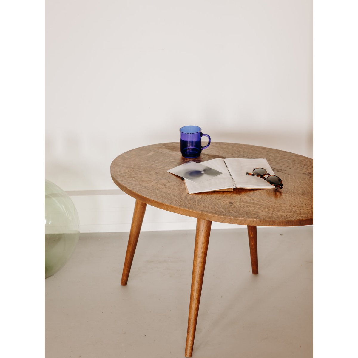 Table basse au design épuré  Donna N°1611 - Bon état bois clair, DEBONGOUT
