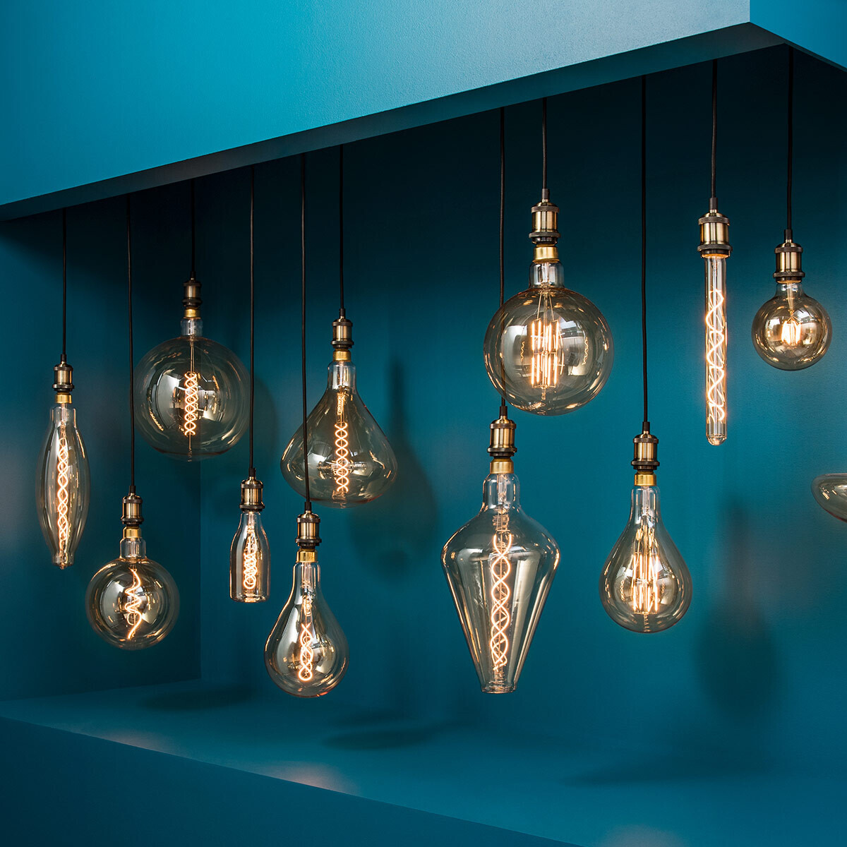 Ampoule LED décorative globe à filament visible ambre 2, ATMOSPHERA