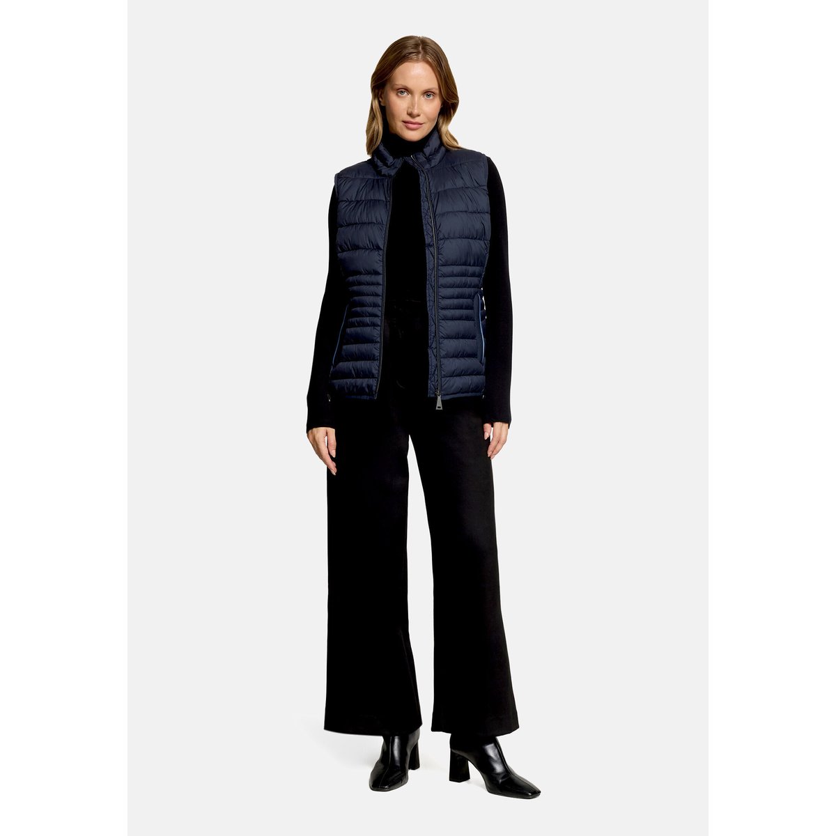 Veste sans manches matelassée à col droit bleu foncé, BETTY BARCLAY
