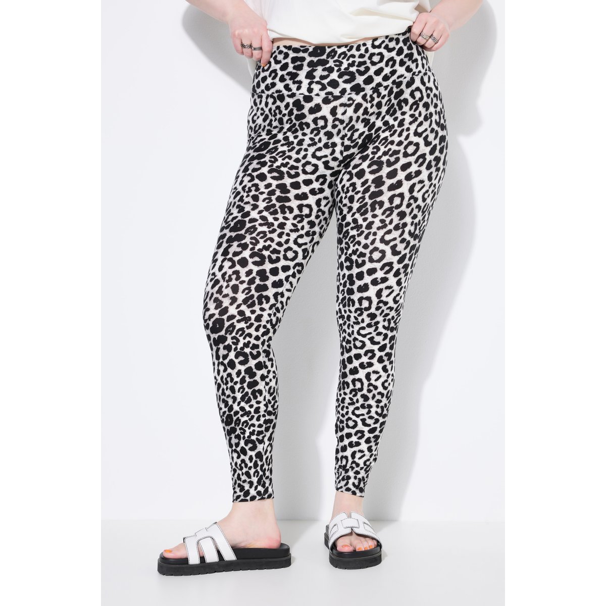 Legging à imprimé léopard. Coupe Tight Shape blanc cassé, STUDIO UNTOLD