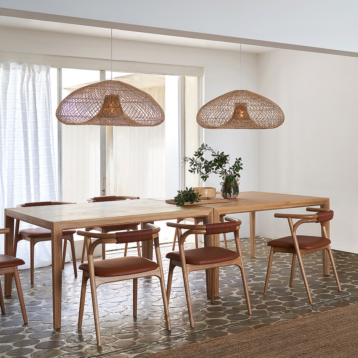 Vierkante tafel, Nizou, ontwerp door Emmanuel Gallina eikenhout, AM.PM X EMMANUEL GALLINA