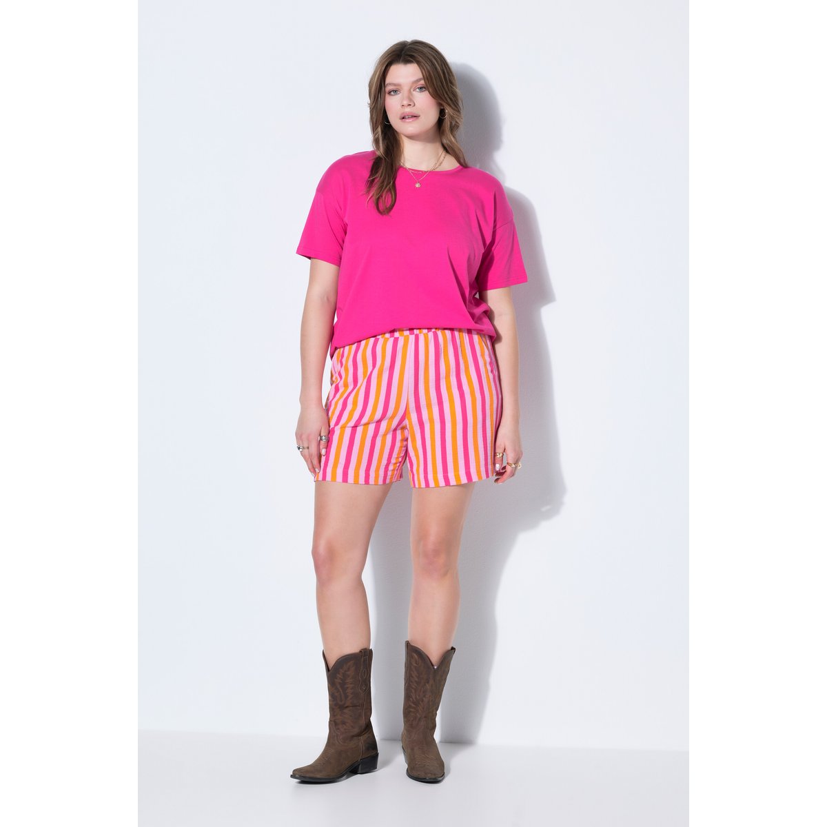 Short jambes larges, rayures néon rose pâle, STUDIO UNTOLD
