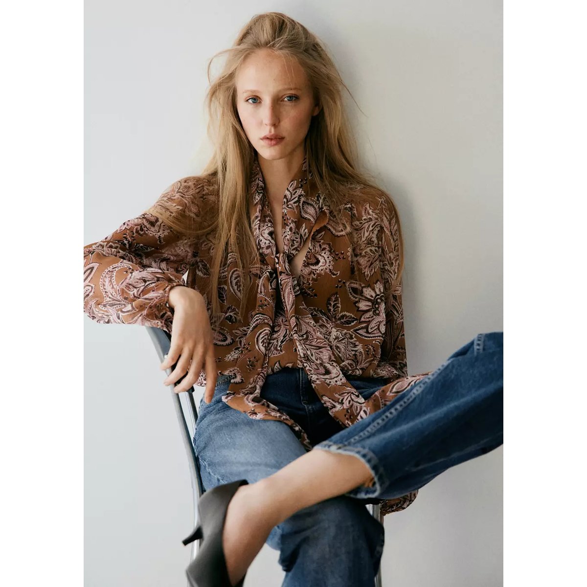 Blouse nœud imprimé fleuri marron, MANGO