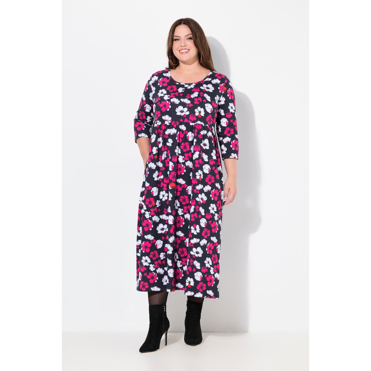 Robe en jersey à fleurs, poches noir, ULLA POPKEN