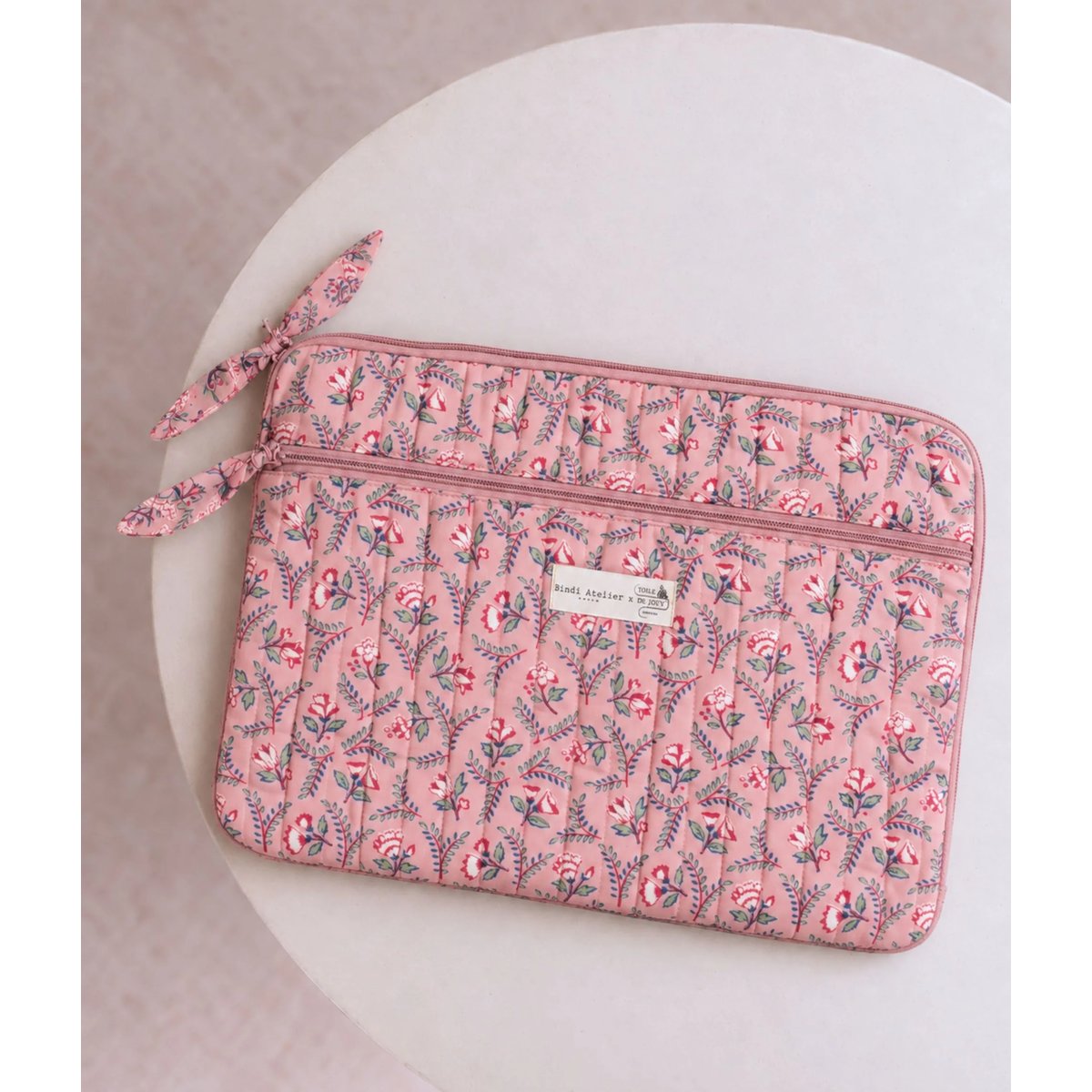 Pochette d'ordinateur Toile de Jouy depuis 1760 - Flora rose framboise, BINDI ATELIER