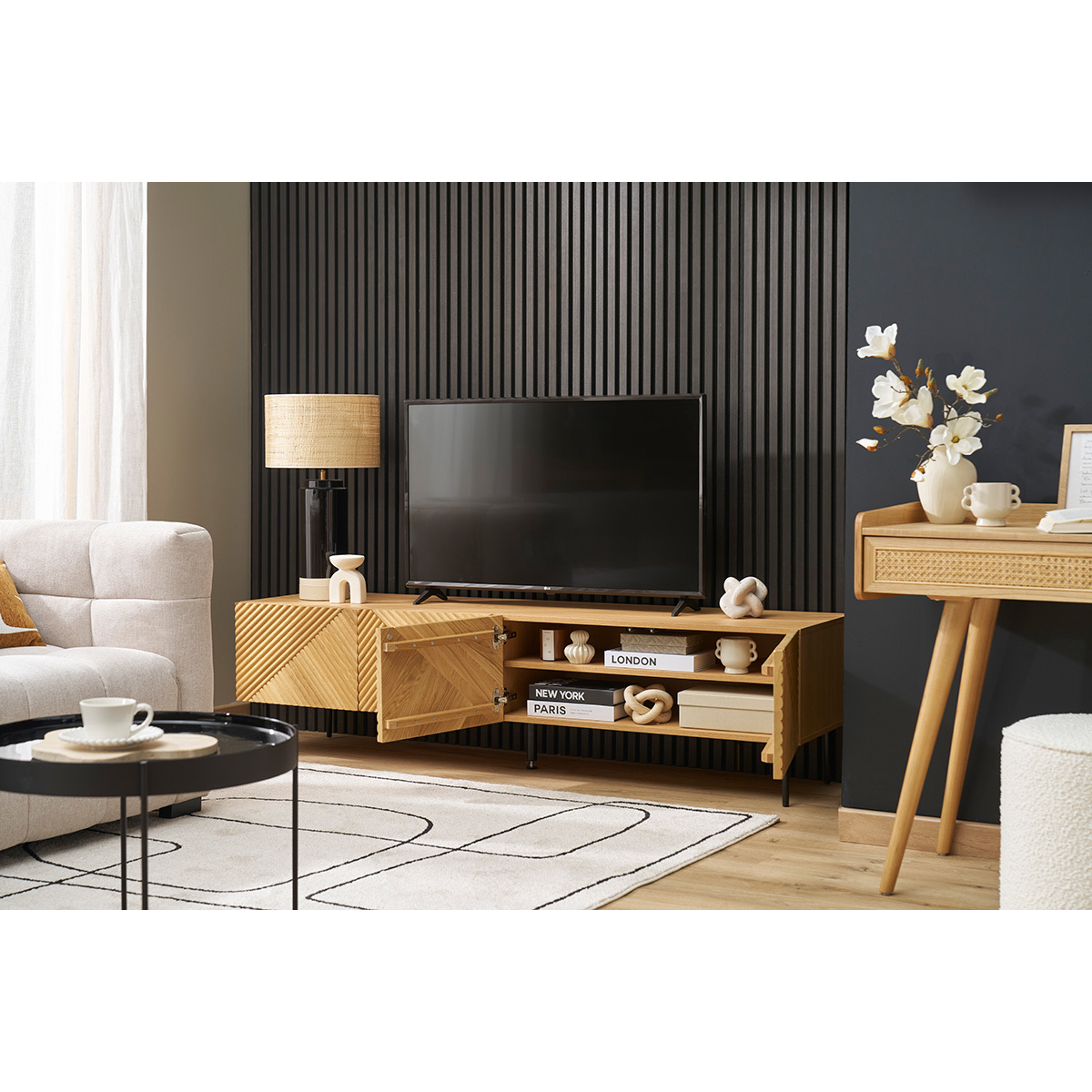 Meuble TV design en bois clair chêne massif gravé et métal noir 4 portes L180 cm ARCHIPEL chêne clair, MILIBOO