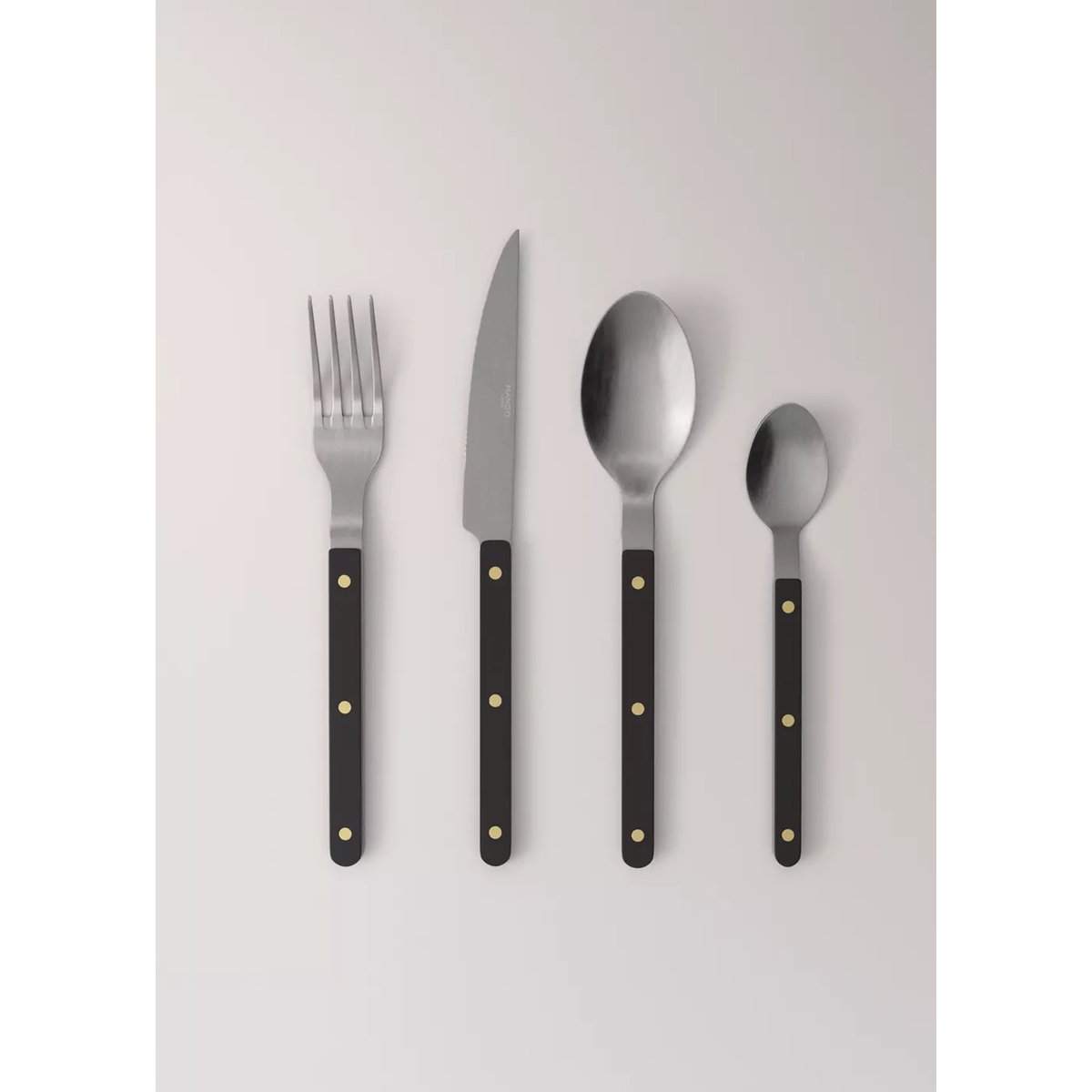 Ensemble de couverts 4 pièces en acier inoxydable à manche en résine noir, MANGO HOME