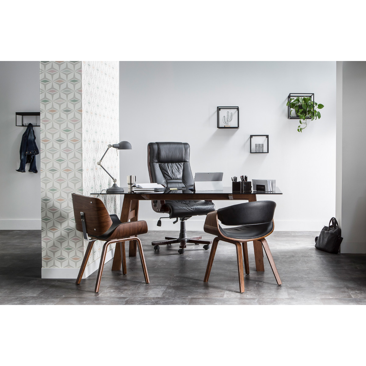 Chaise design pieds bois ARAMIS blanc, MILIBOO