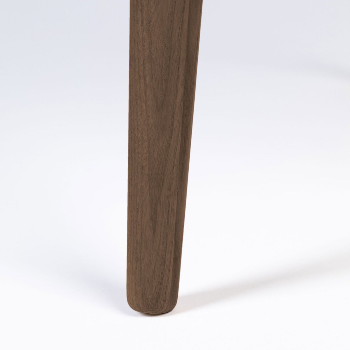 Table d'appoint design en bois - Barbier bois foncé, ZUIVER