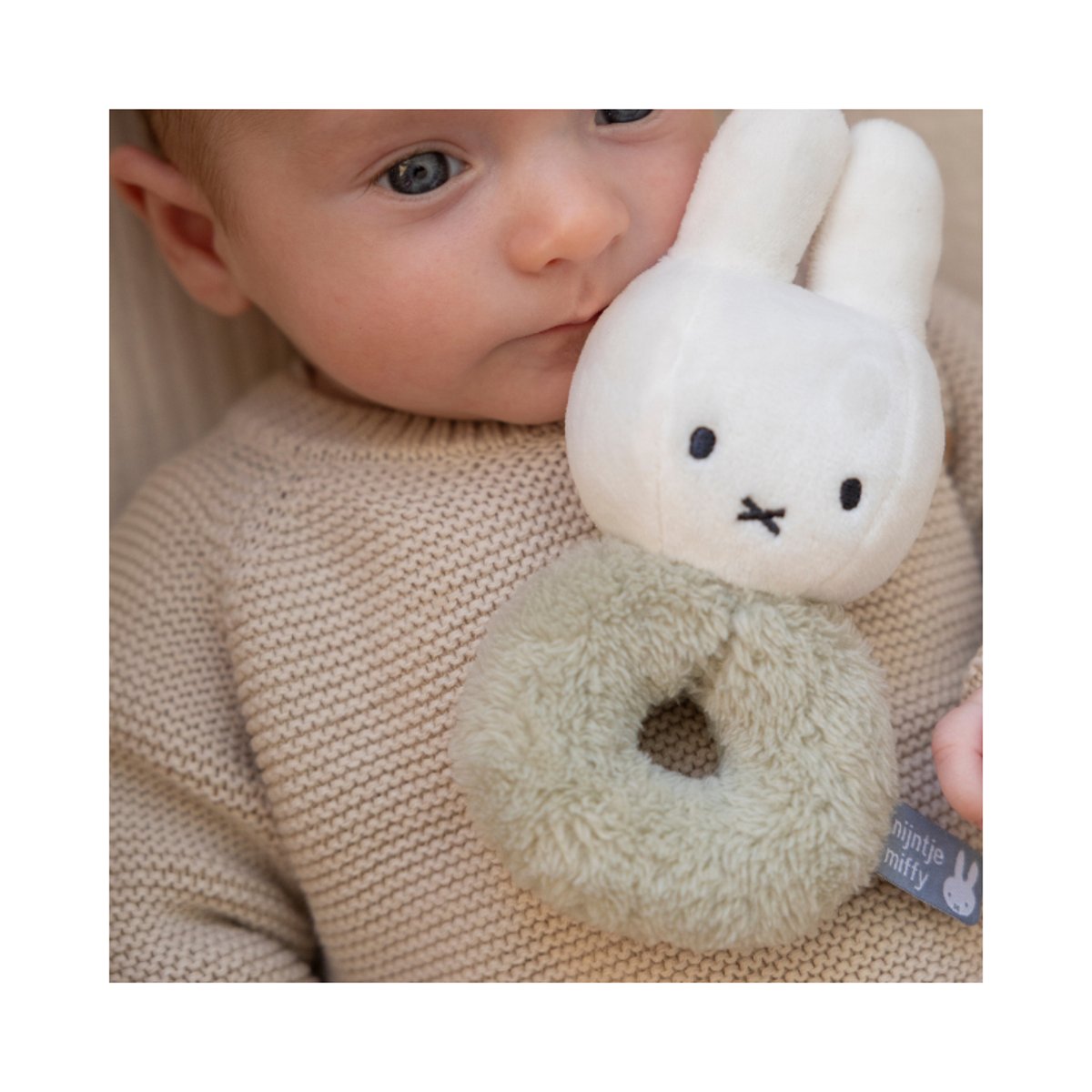Hochet Anneau Miffy avec grelot - Fluffy Vert - 16cm vert, PIOUPIOU ET MERVEILLES