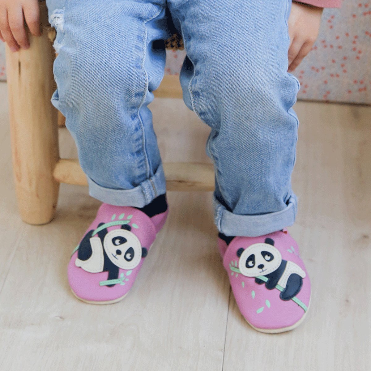 Chaussons bébé cuir souple Dana le panda rose, TICHOUPS