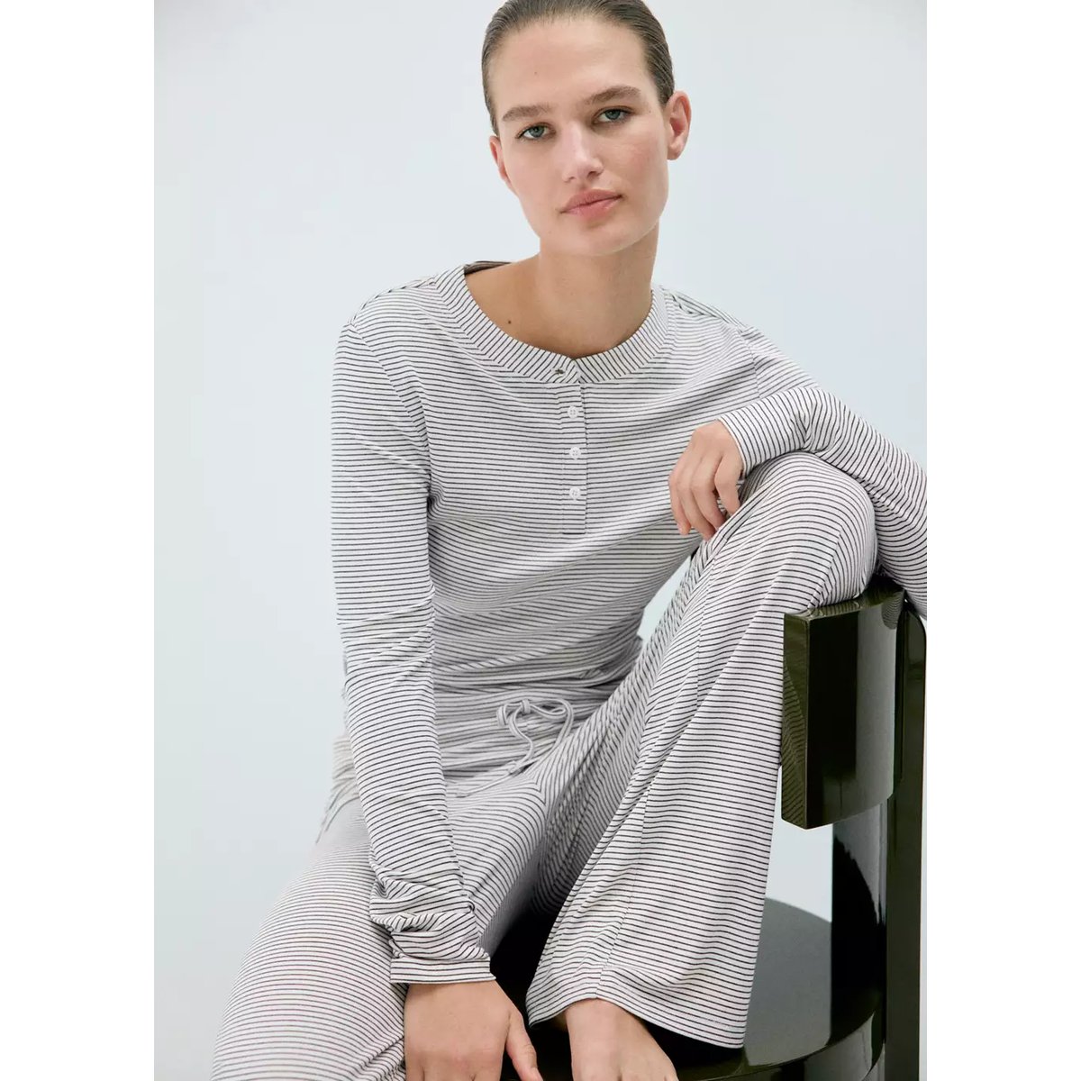 T-shirt de pyjama à rayures avec boutons ivoire, MANGO