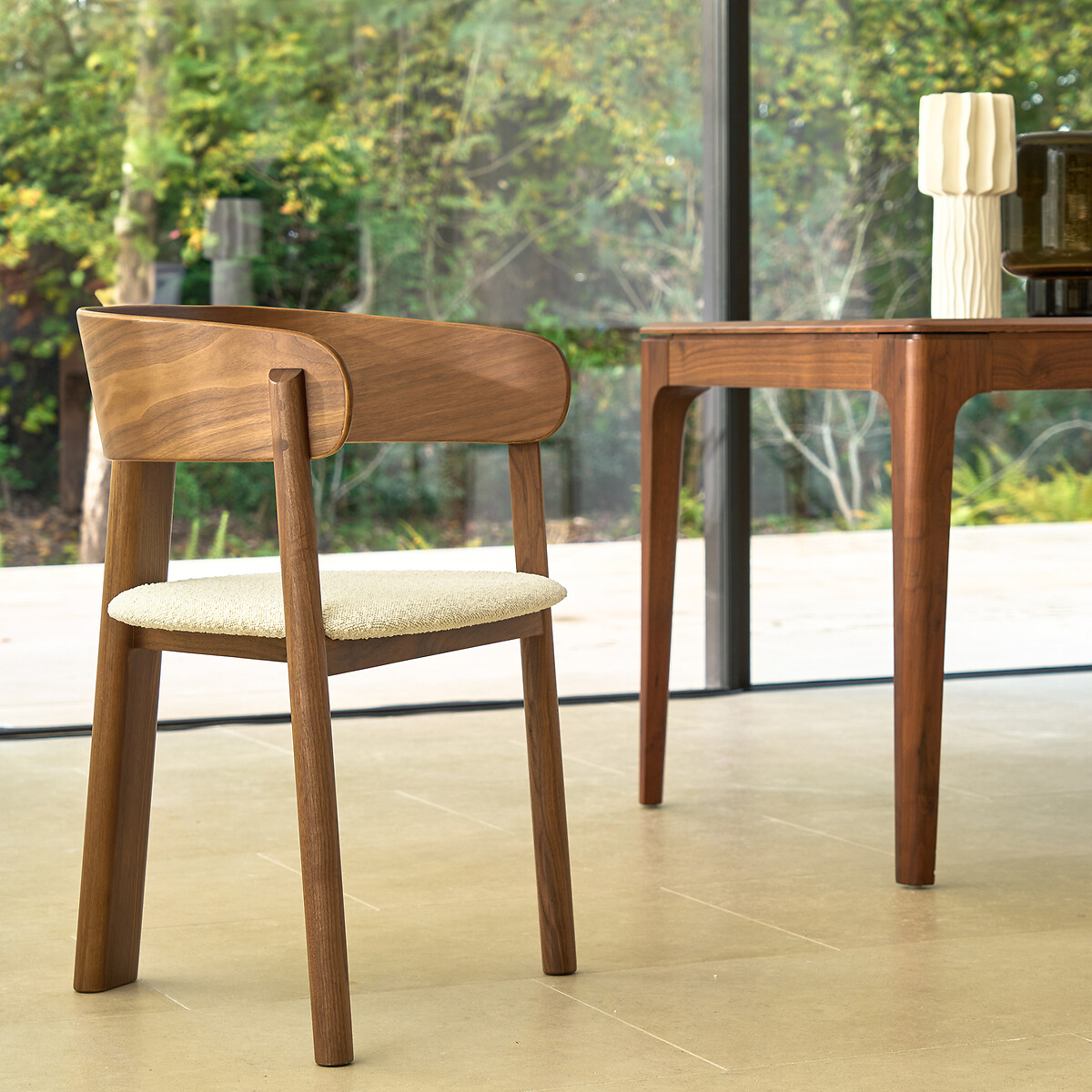 Fauteuil de table en noyer massif, plaqué noyer et bouclette, 3 pieds, MARAIS noyer, AM.PM X EMMANUEL GALLINA
