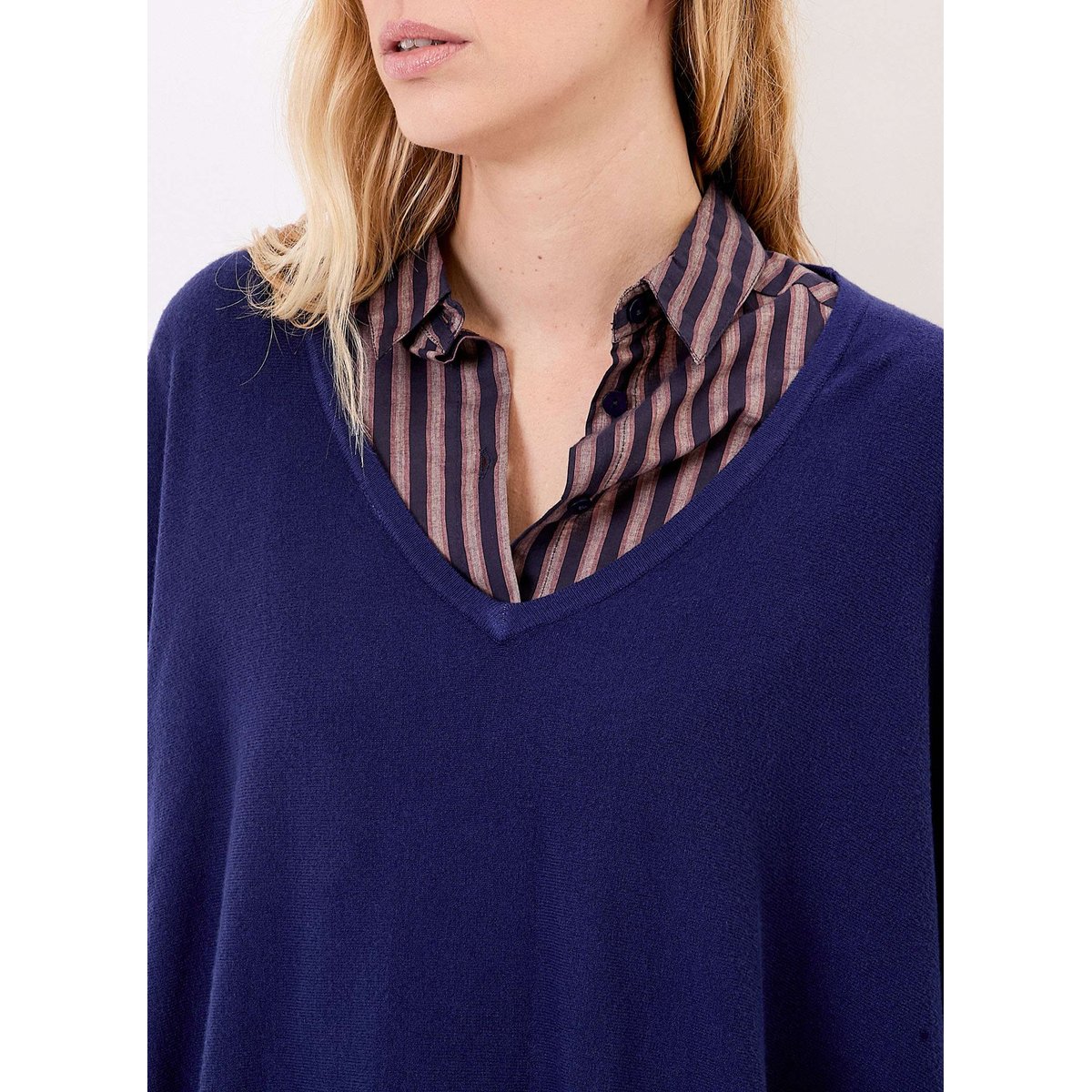 Pull oversize maille col V LANA bleu foncé, LA FIANCÉE