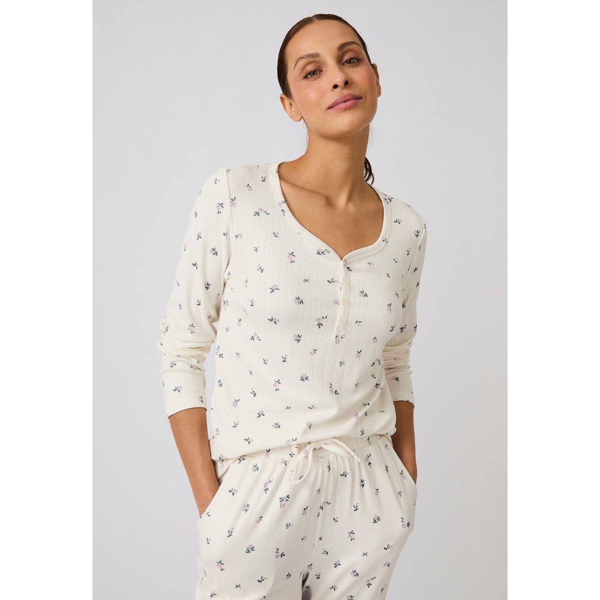 Pyjama Thermolactyl en maille pointelle blanc ecru fleuri, DAMART