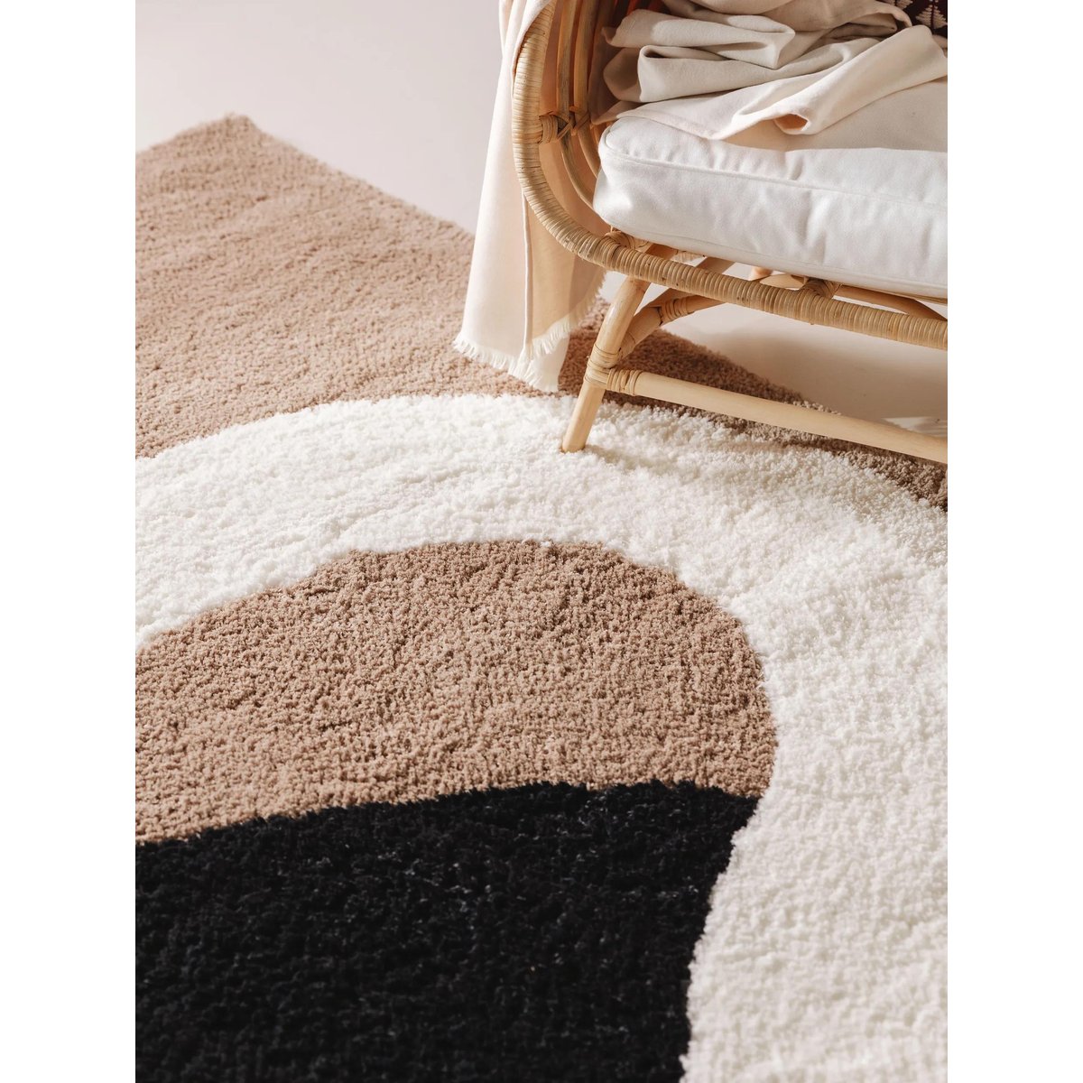 Tapis à poils longs LOTTA multicouleur, BENUTA