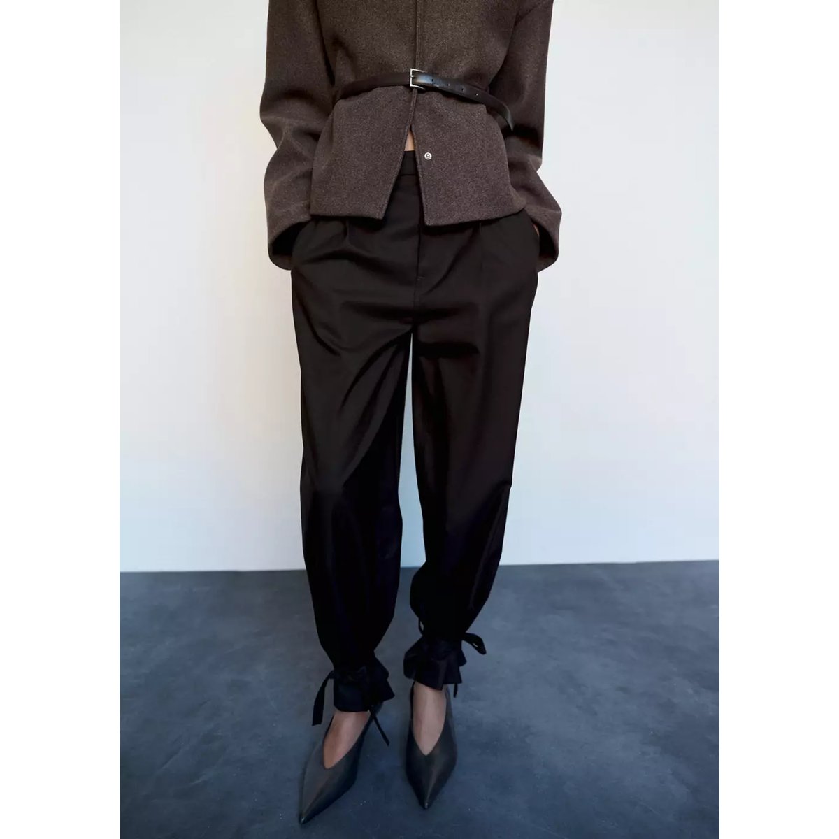Pantalon bouffant avec nœuds chocolat, MANGO