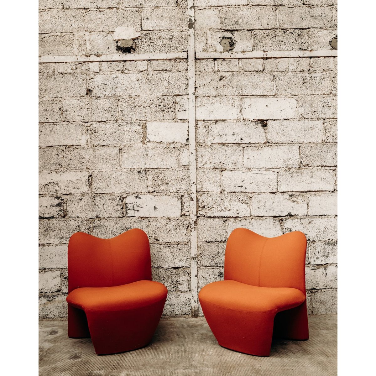 Paire de fauteuils Peter Wheeler Jakob N°453 - Bon état rose - rouge, DEBONGOUT