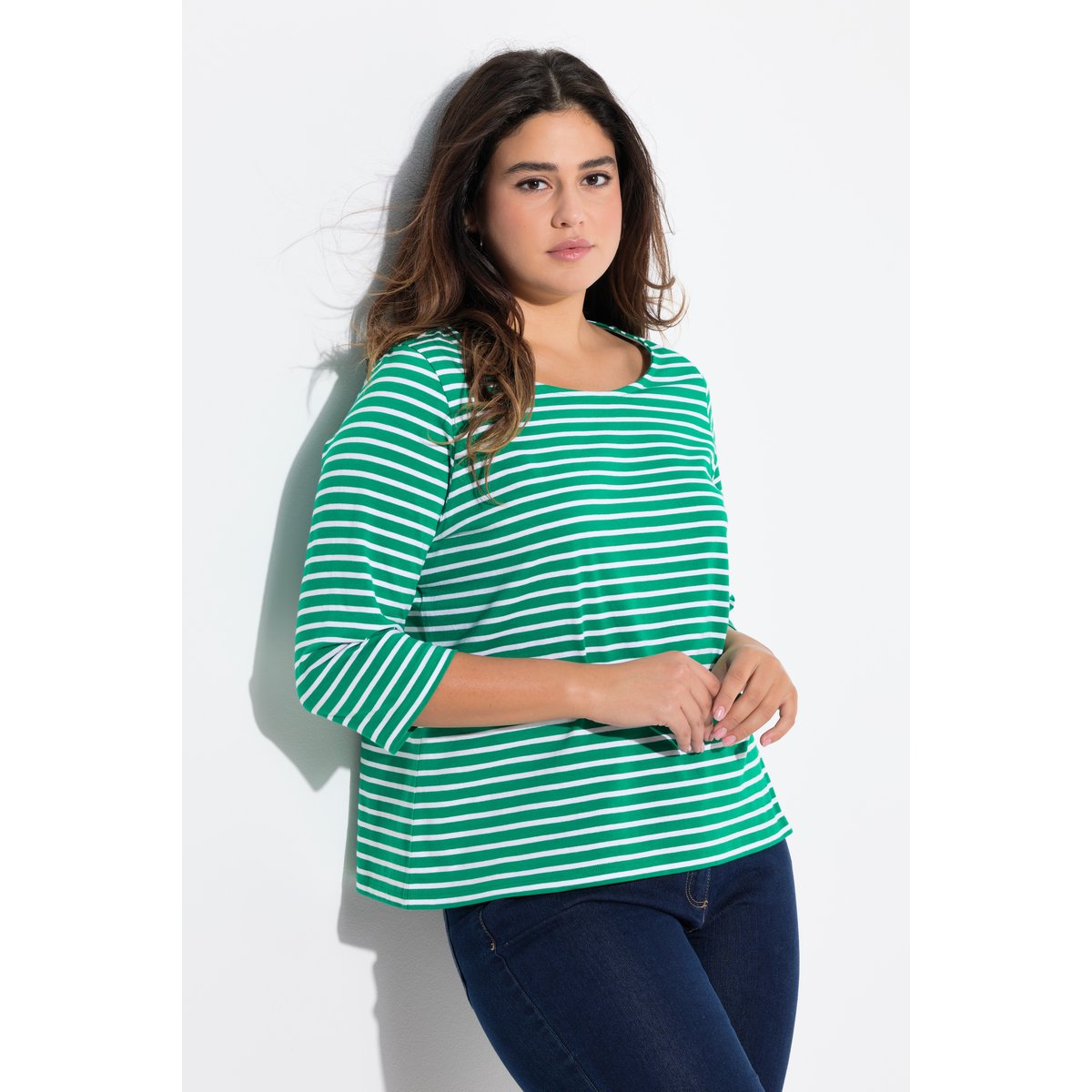 T-shirt rayé. Manches 3/4 et col rond. Coupe vert émeraude, ULLA POPKEN