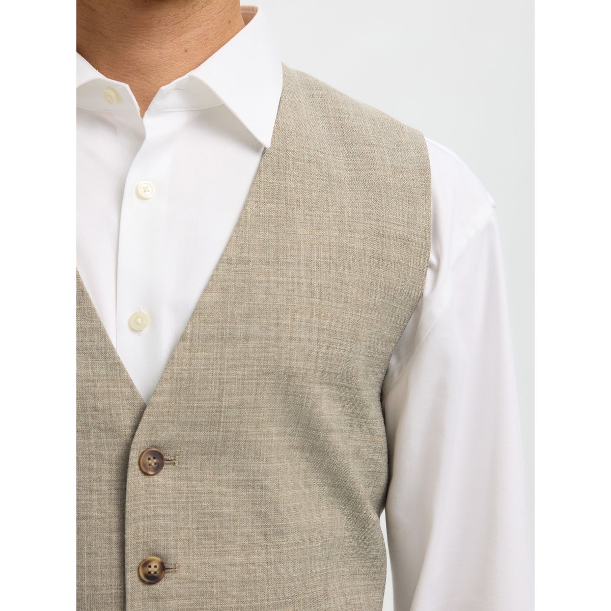 Gilet sand, SELECTED