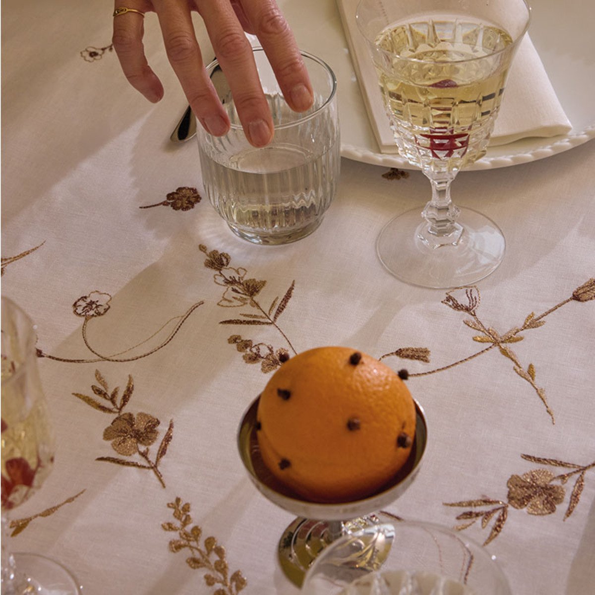 Nappe brodée en lin, 170 gr/m², VALSE DE LIN blanc, ALEXANDRE TURPAULT