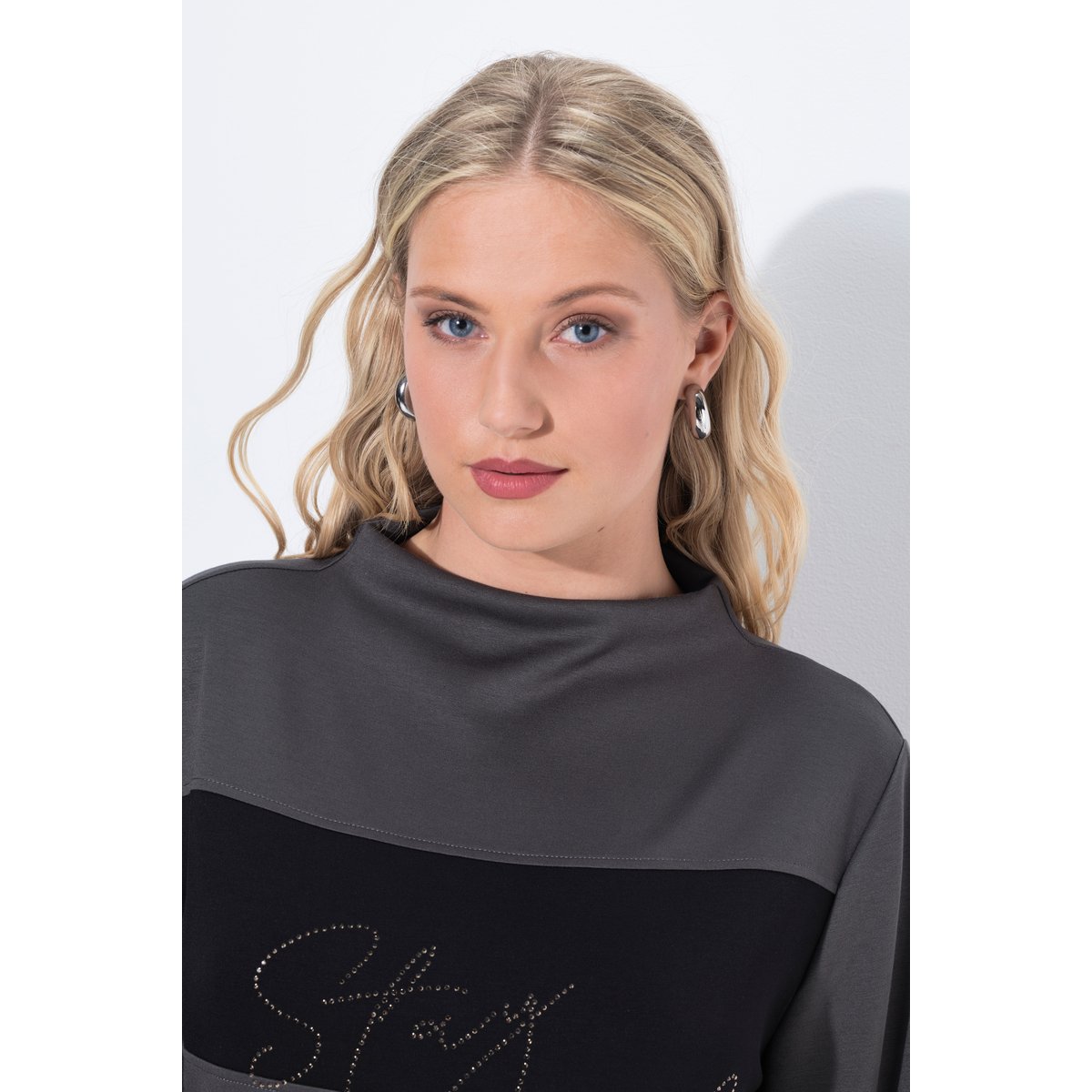 Sweat-shirt oversize à col montant gris kaki, ULLA POPKEN