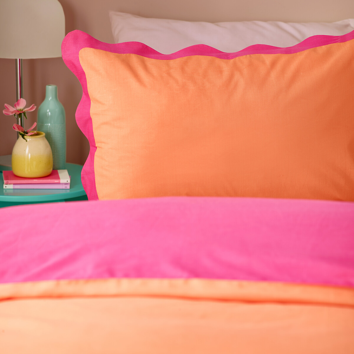Wiggle Scallop Duvet Cover and Pillowcase Set coral/pink, FURN.