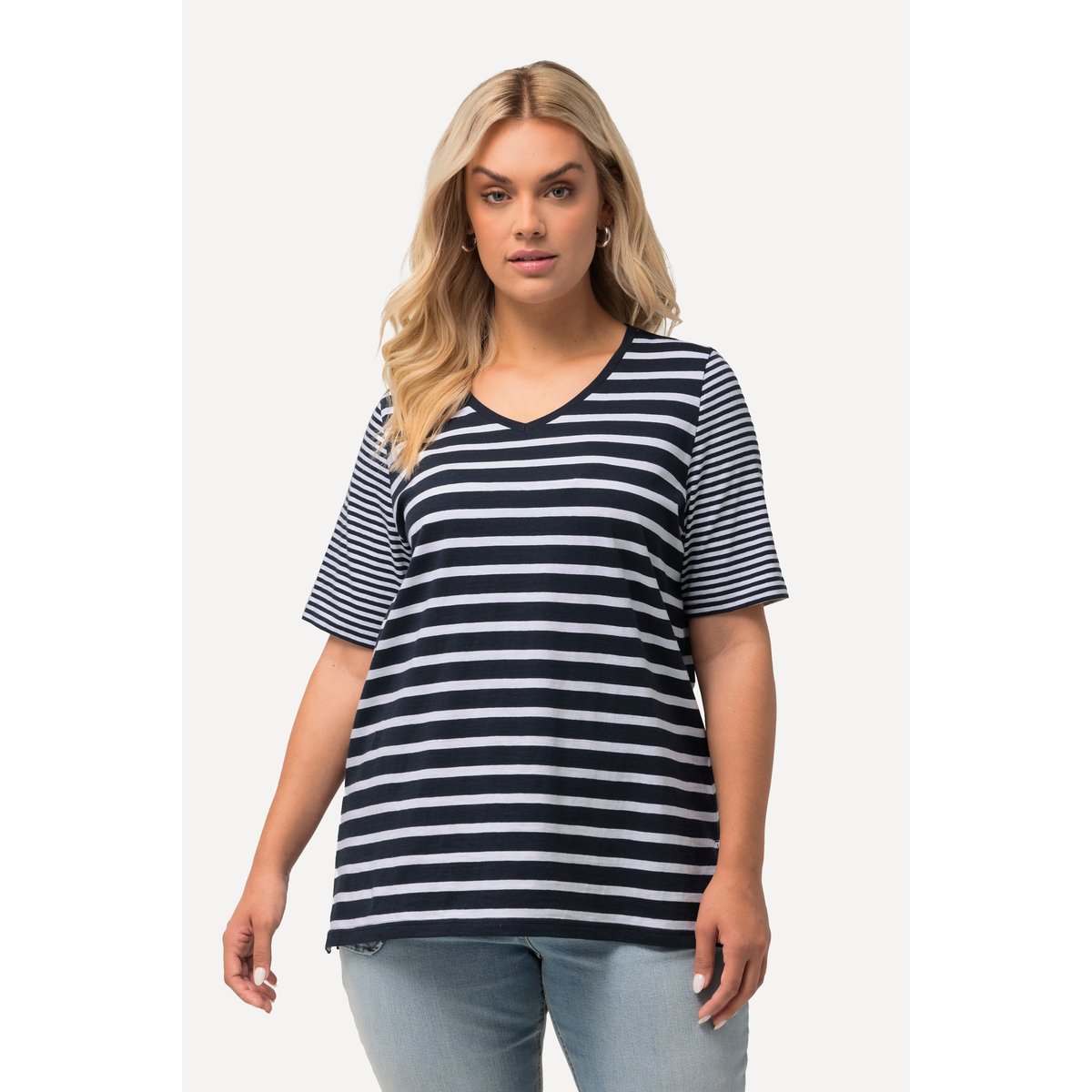 T-shirt à col en V. Coupe évasée marine, ULLA POPKEN