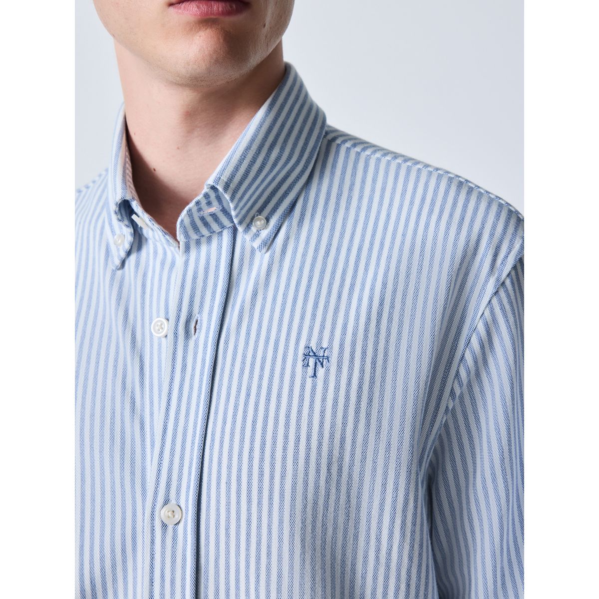 Chemise standard en piqué à manches longues rayures bleues, NEXT