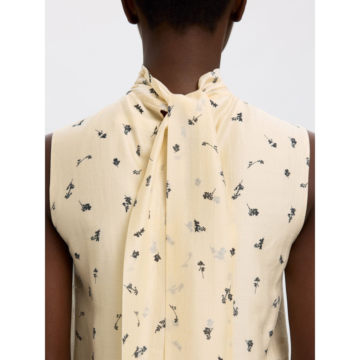 Top Sans Manches angora, SELECTED