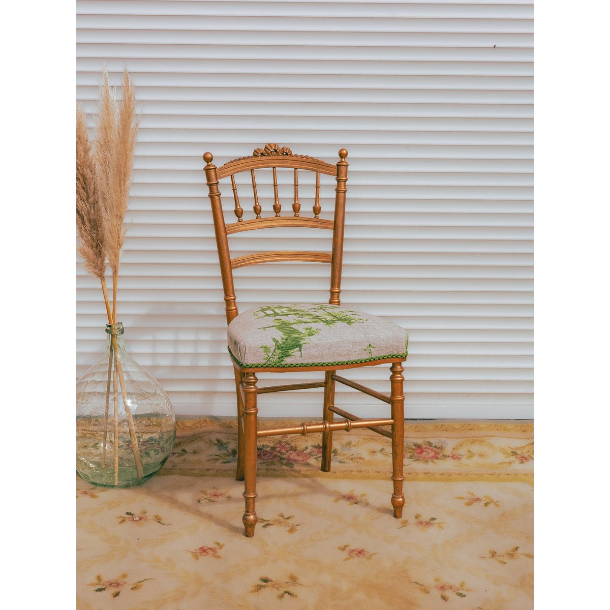 Paire de chaises dorées Claude N°1561 - Bon état doré, DEBONGOUT