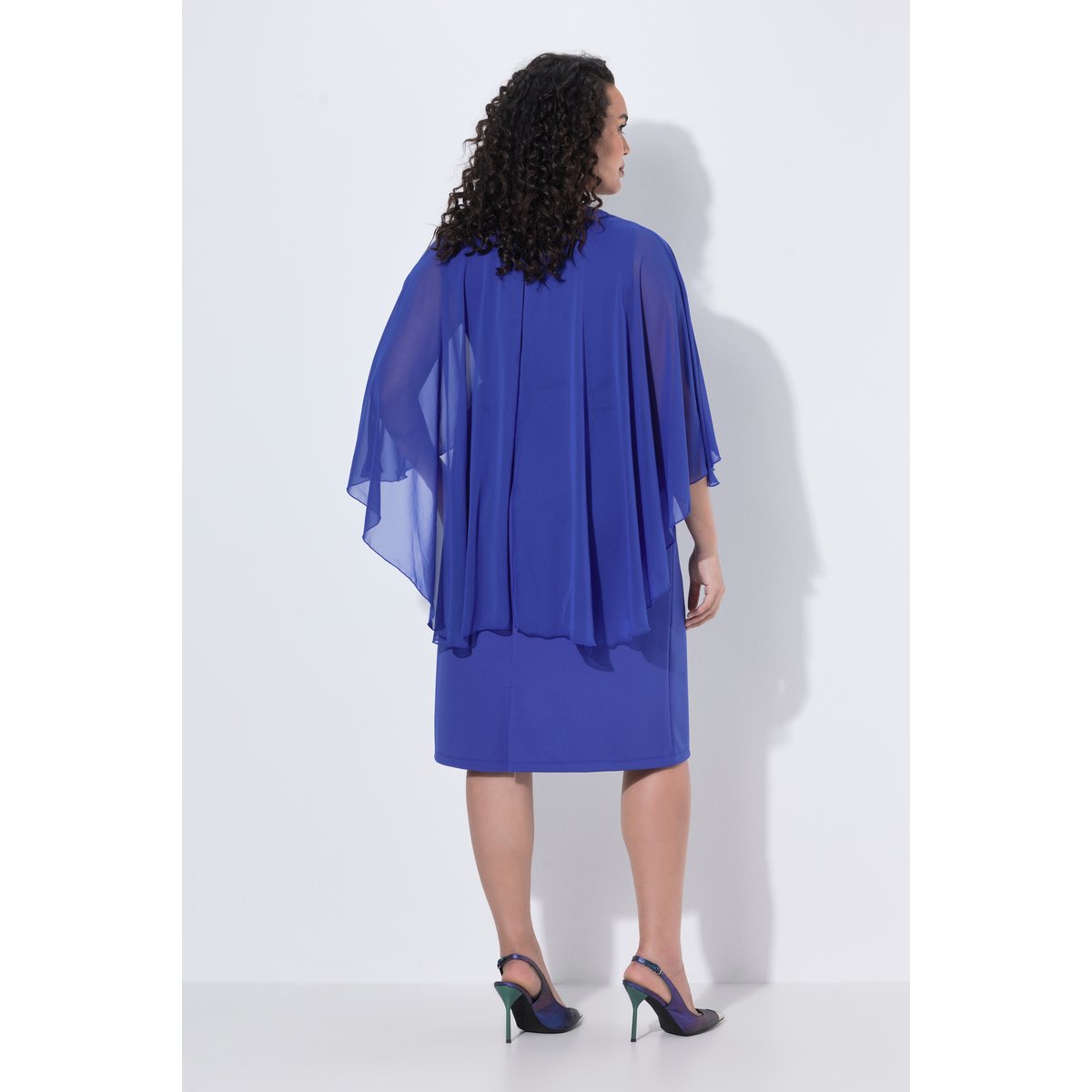 Robe midi décolleté en V et manches 3/4 bleu capri, ULLA POPKEN