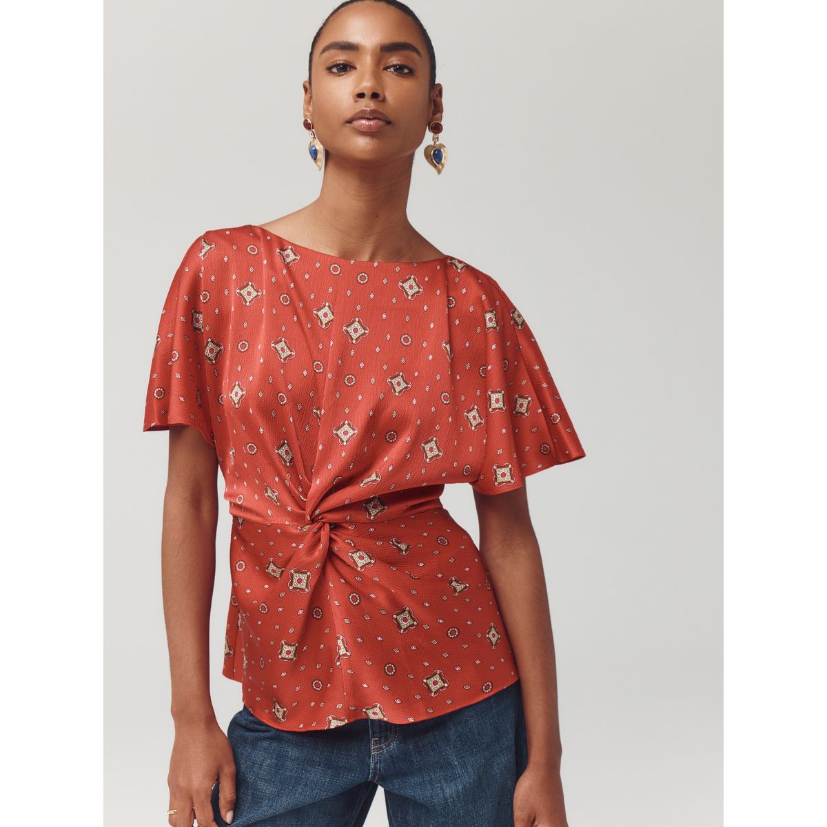 Top satin texturé avec torsade imprimé de foulard rouge, NEXT