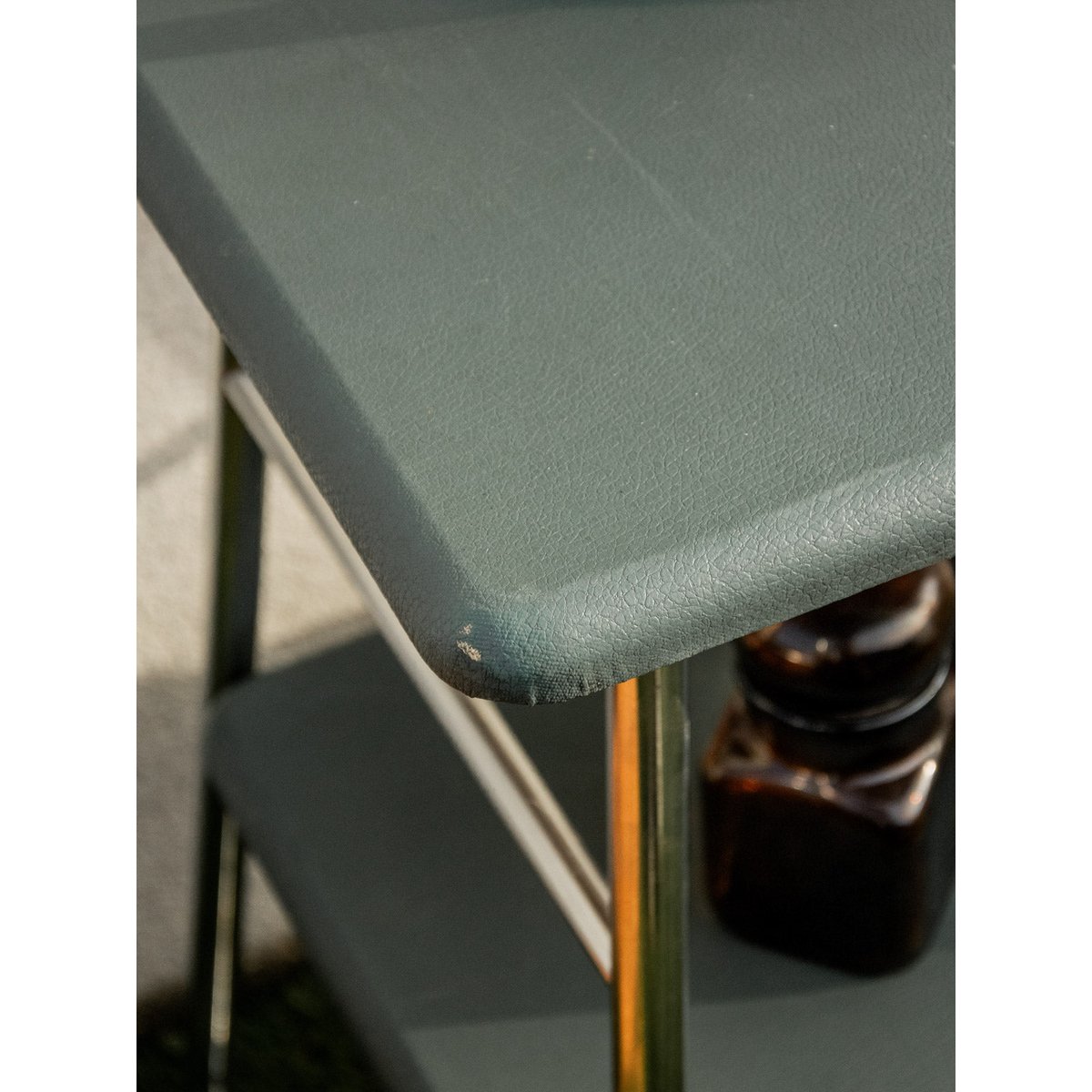 Table d'appoint industrielle en chrome Hanna N°778 - Bon état métal, DEBONGOUT