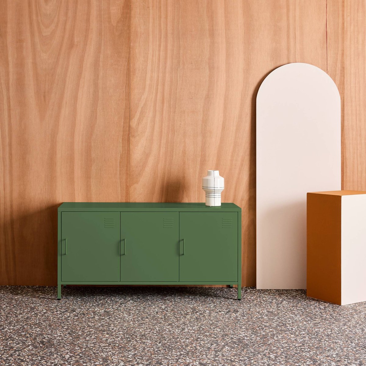 Meuble TV industriel métal 3 portes 120cm ALABAMA crème, SWEEEK