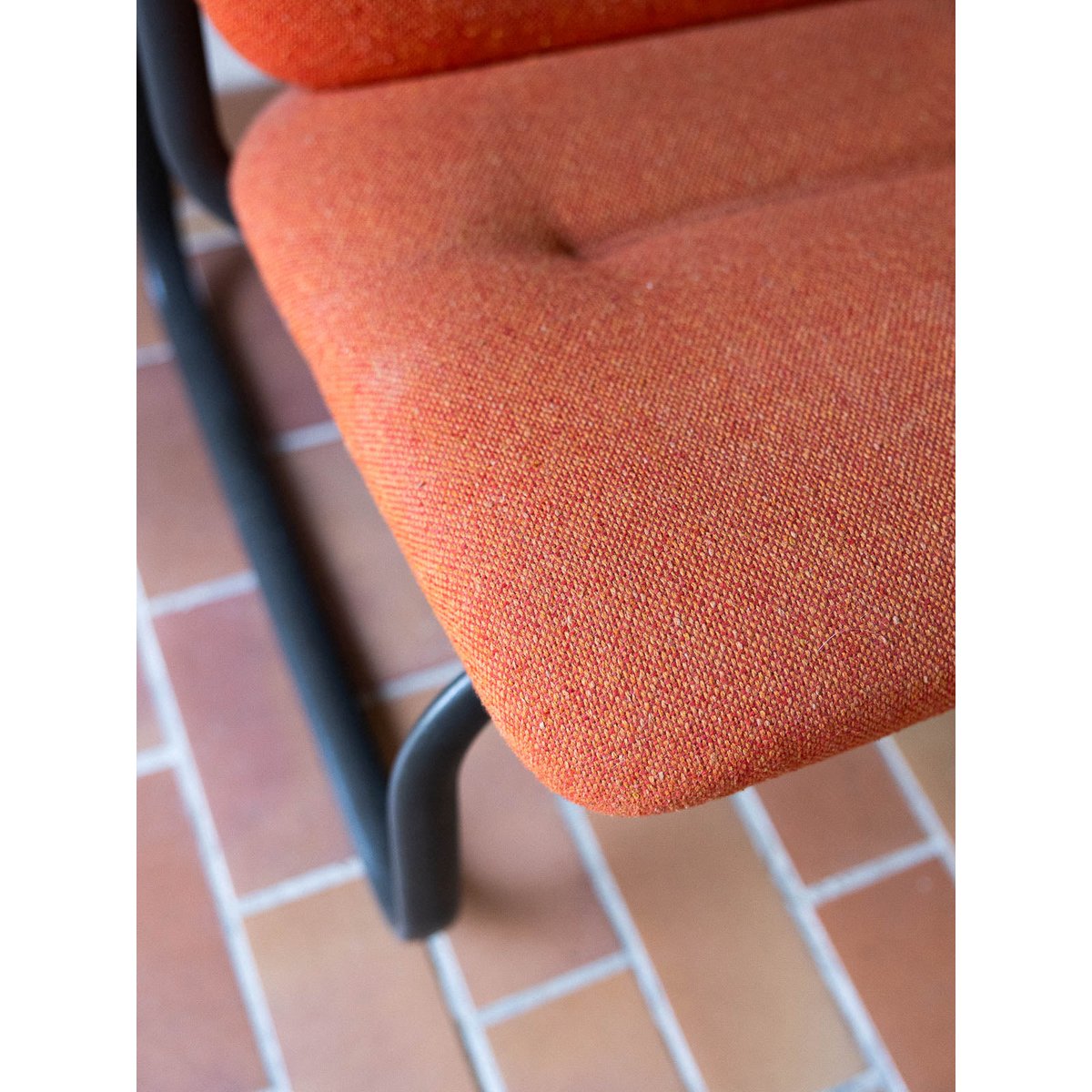 Banquette de conférence Clara N°145 - Bon état orange, DEBONGOUT