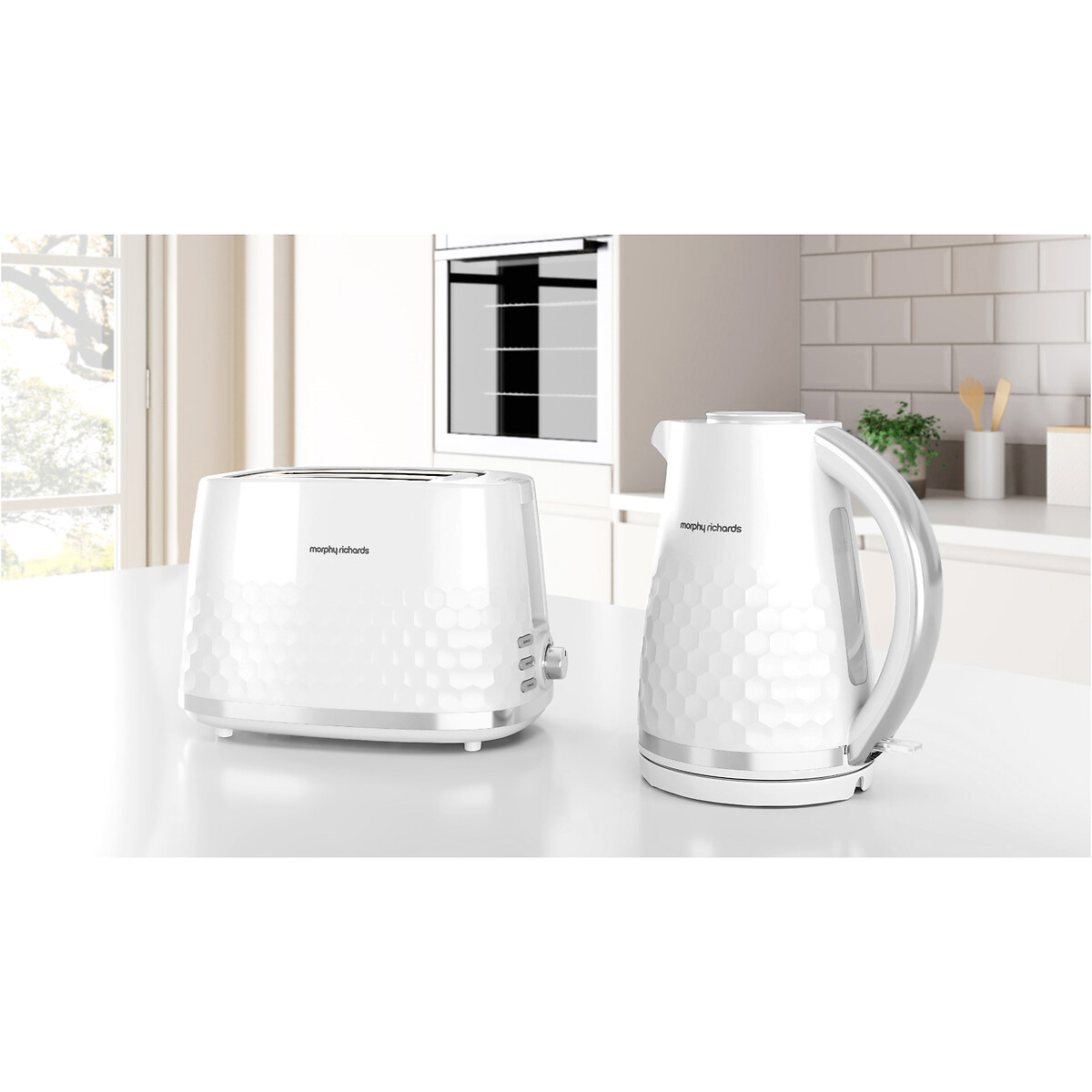 Hive 1.5L Jug Kettle white, MORPHY RICHARDS