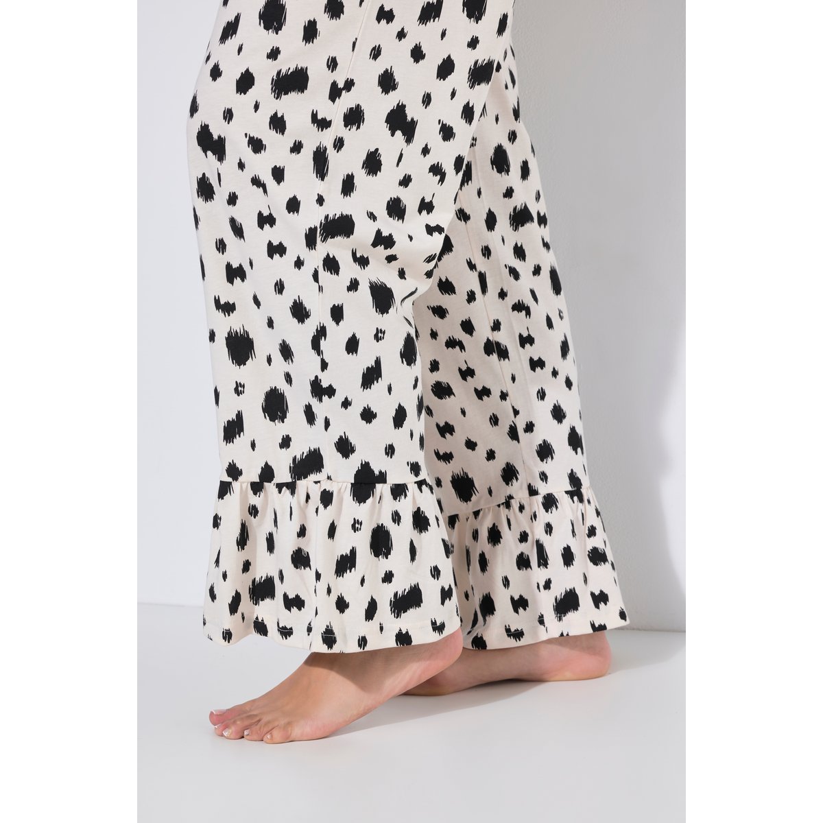 Pyjama motif dalmatien, décolleté rond noir, ULLA POPKEN