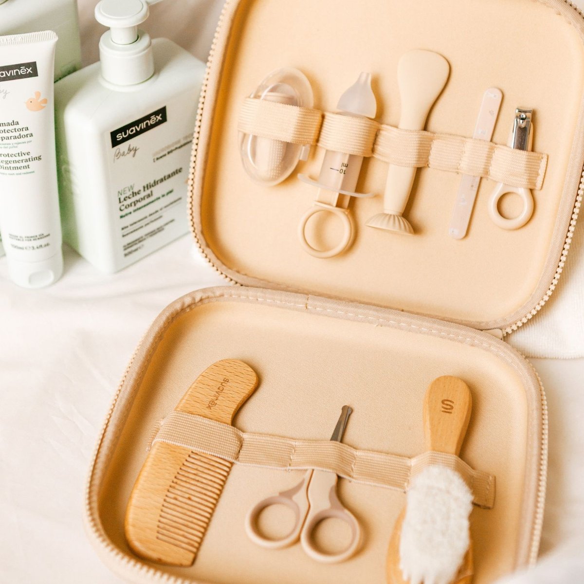 Trousse de soin et de toilette beige, SUAVINEX