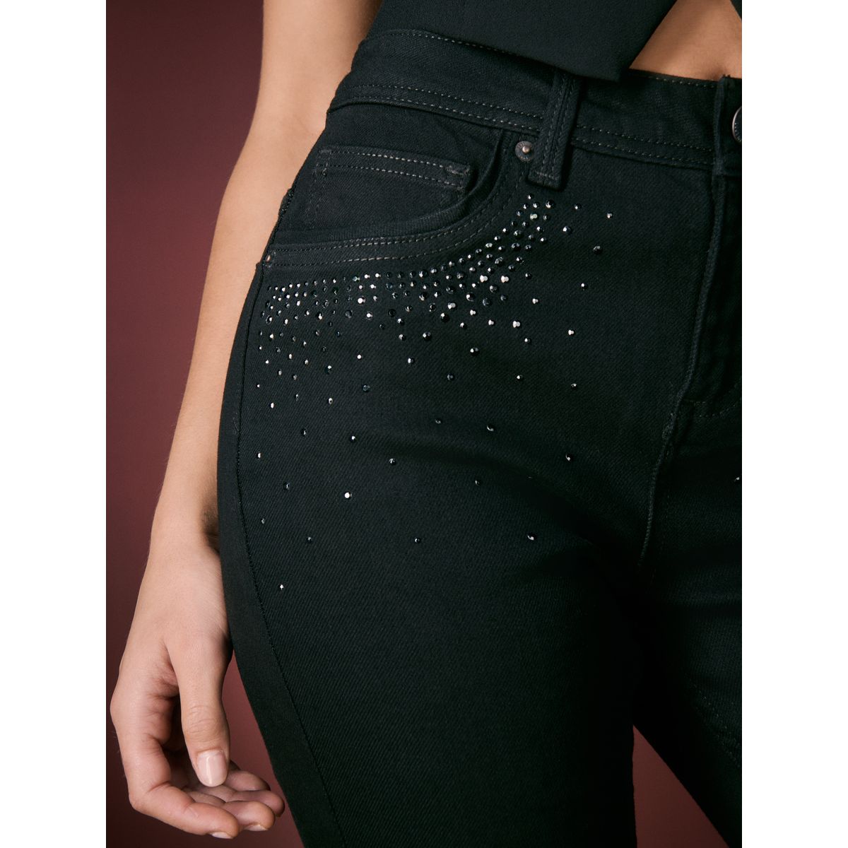 Jean skinny ultra-doux pochette noire ornée, NEXT