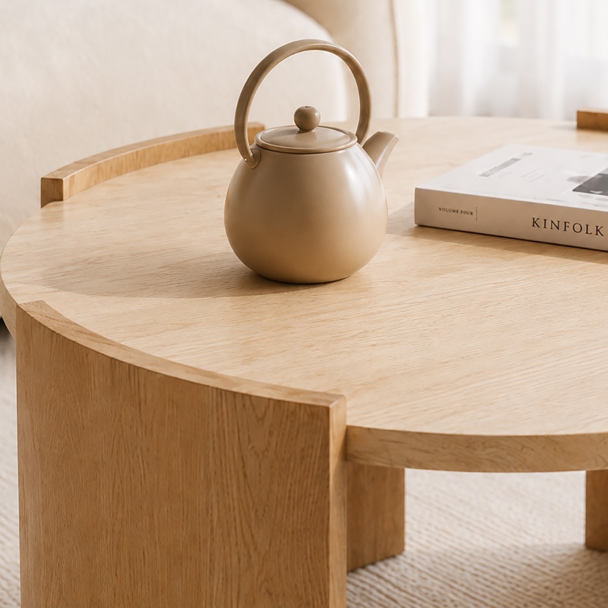 Table basse ronde effet travertin et bois - IZIA bois clair, CALICOSY