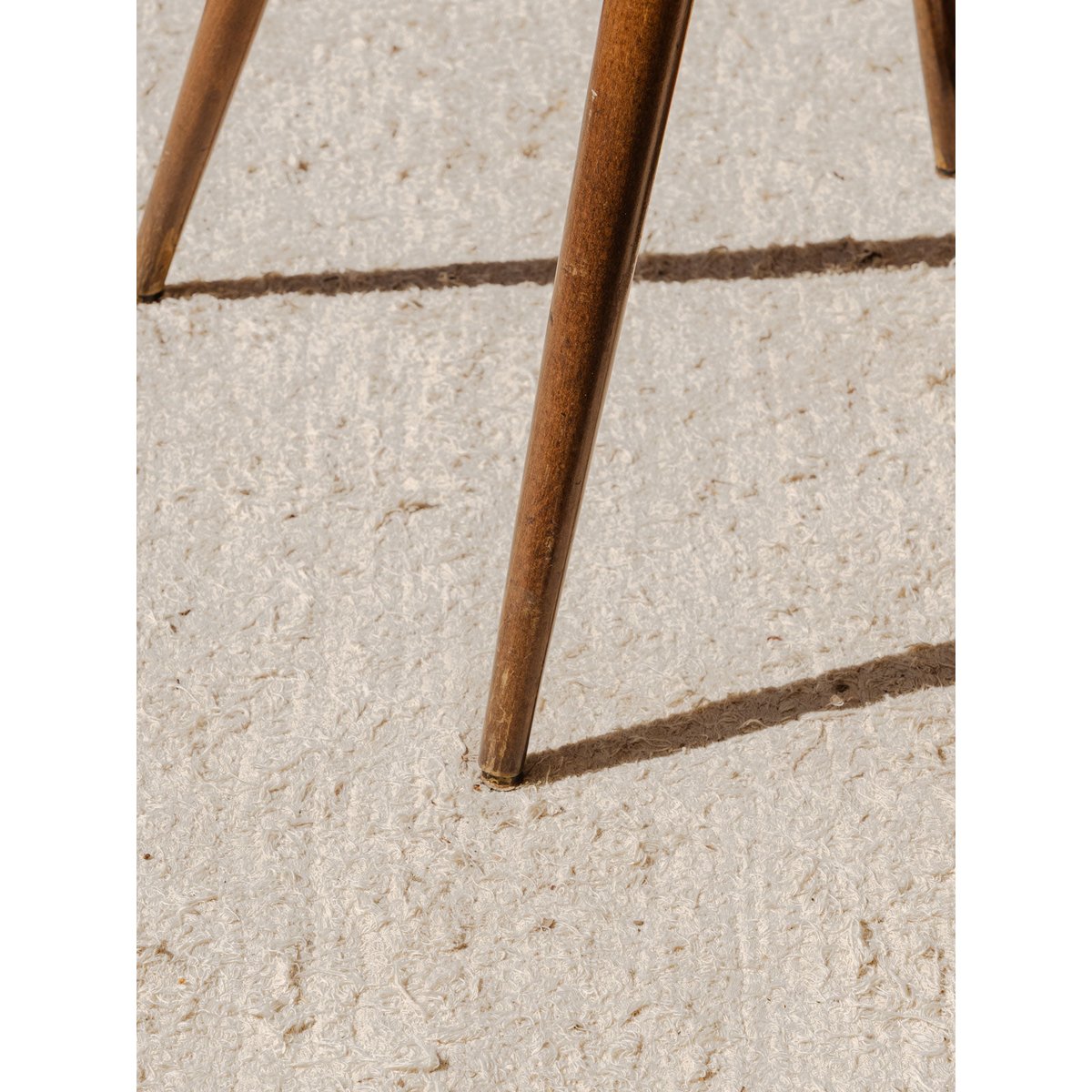 Lot de 3 chaises Baumann en bois Claude N°1157 - Bon état bois foncé, DEBONGOUT