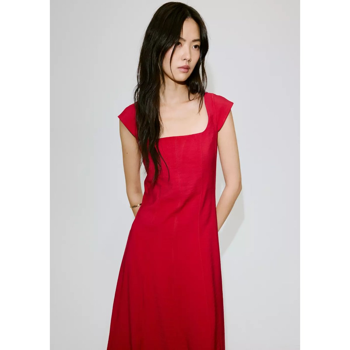 Robe évasée nœud au dos rouge, MANGO