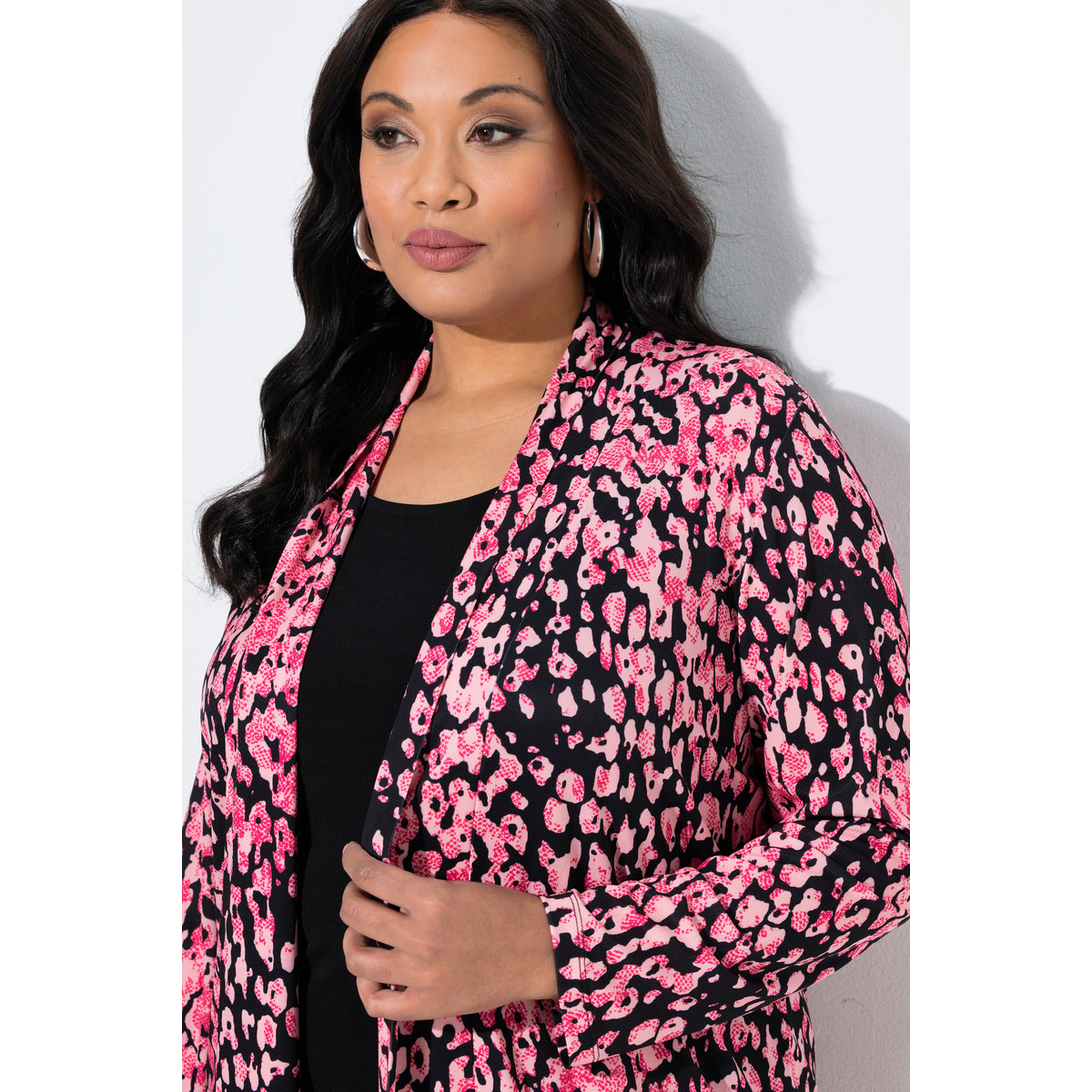 Veste en jersey motif léopard, col châle rose vif, ULLA POPKEN